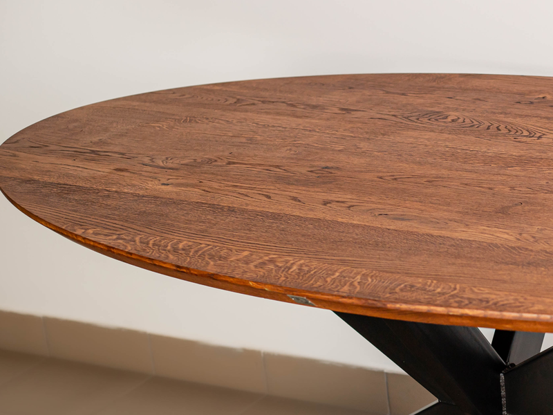 Oval table Kolizey